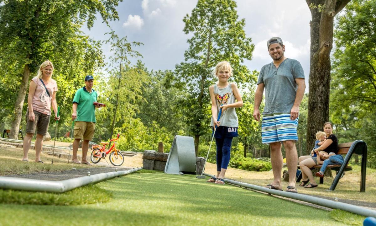 Vakantiepark De Bergen Wanroij - Safaritent Eksteriør billede